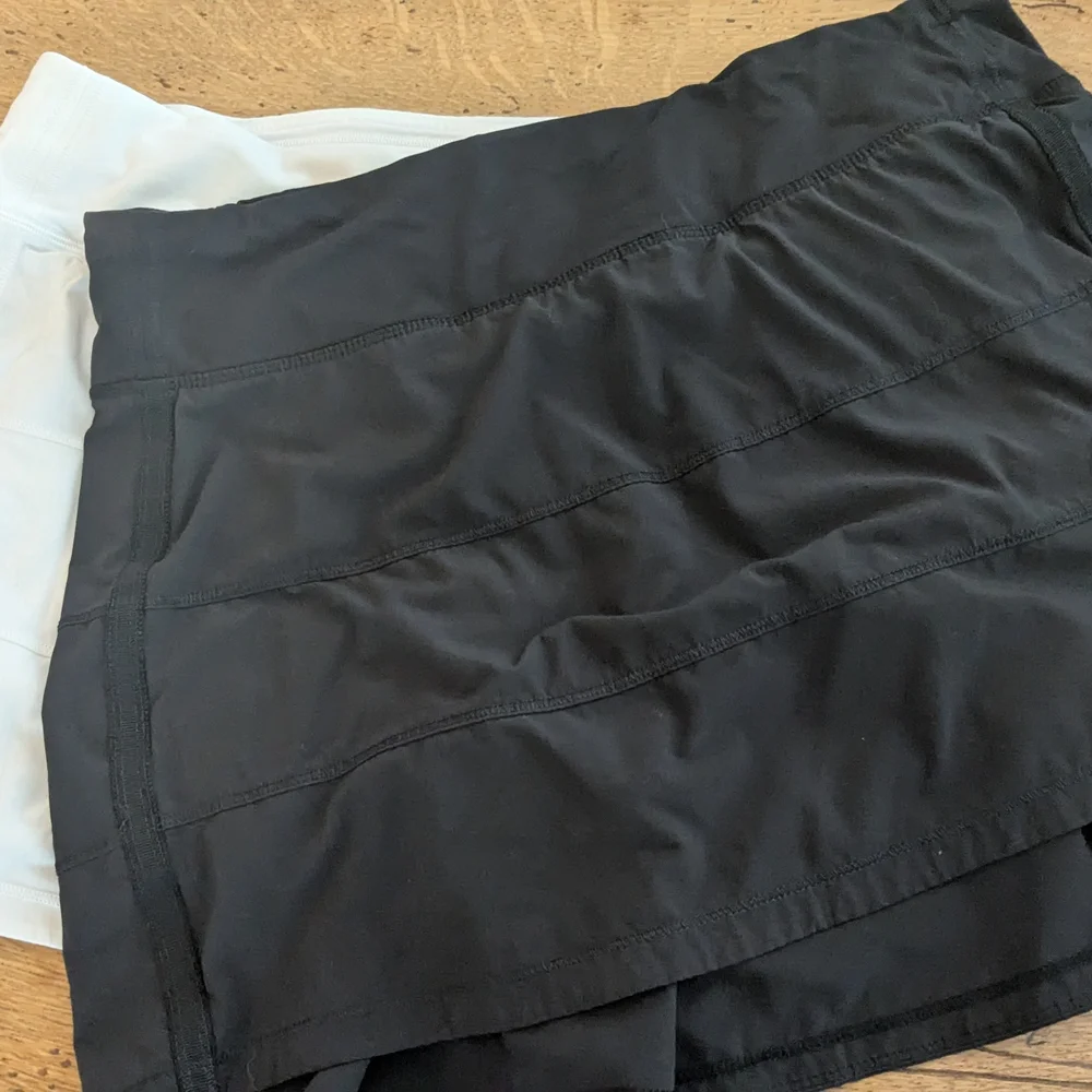 Set Of 2 Lululemon Size 8 Women's Skorts - Black and White - Picture 1 of 9